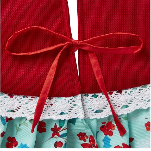 The Pioneer Woman Red Knit Merry Christmas Polyester Tree Skirt - Picture 4 of 10